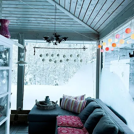 Polar Lights Perunka Chalet *